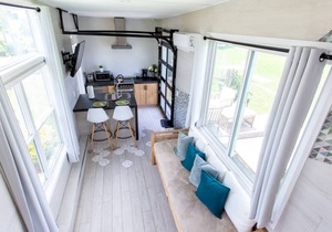 Orlando Venice- A Lakefront Tiny House