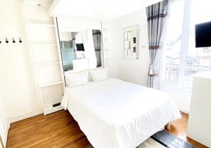 Paris Eiffel Studio