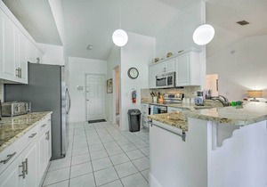 Pool + Game Room, 5 Mi to Disney: Kissimmee Home!