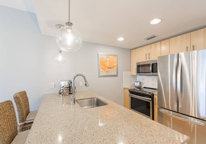 Private Balcony ~ Community Pool ~ Fitness Center