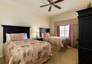 Rare Find! Comfy and Clean Units! Shuttle to Disney! 7 Restaurants, Water Park