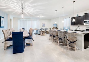 Resort 8BR Villa/Lake View/Amenities/Pool&Spa/Near Disney, Sea World, Universal (2331)