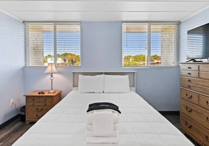 Sea Palm 1D is a 2 BR 1 Bath that is pet friendly and sleeps 6 by RedAwning
