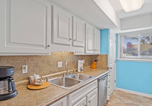 Southbay by the Gulf, 3 BR, Pool out Front Door, Gas Grill, 5min walk to beach