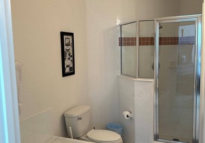 Spacious 4 Bed Villa in gated Marbella Resort, Davenport, Florida