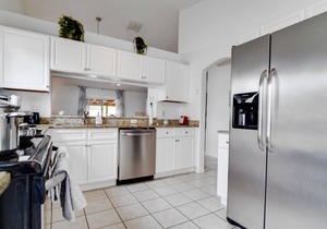 Spacious Disney Retreat - Sleeps 7 - Pet Friendly