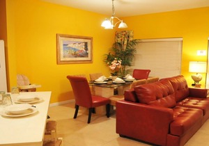 Spacious Townhouse w Private Hot Tub - Close to Disney!!
