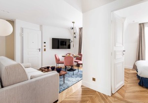 St Georges - Fabulous Two Bedroom in Paris