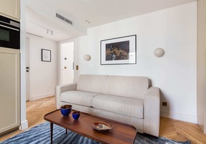 St Georges - Fabulous Two Bedroom in Paris