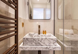 St Georges - Fabulous Two Bedroom in Paris