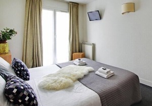 Studio with double bed for 2 pers in Eastern district; Les Lilas
