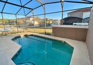 Stunning 4 Bedroom w/ Pool Close to Disney 4562