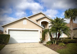 Stunning 5 BR Home, Pool Spa, Harry Potter Themed Room, Games Room, Lake View