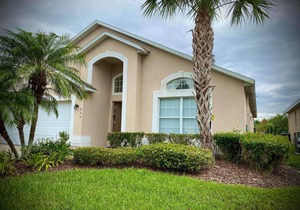 Stunning 5 BR Home, Pool Spa, Harry Potter Themed Room, Games Room, Lake View