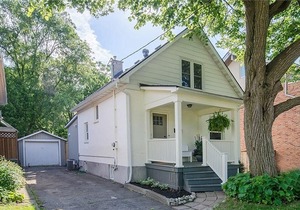 Stunning uptown Waterloo executive rental