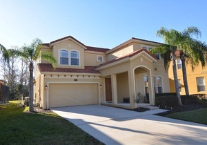 Stunning villa with south facing pool and spa with no immediate rear neighbors