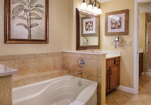 Three Bedroom Deluxe Luxury Condo, Orlando, Florida (1919676)