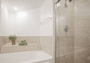 Toronto DT waterfront lakeview unit, minute walk to CN Tower, Convention Center,