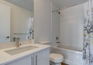Trendy 3 BD Condo KING ST. WEST heart of TO