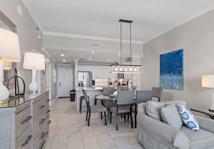 Updated Leeward Key 1005, 2 bed/2 Bath, Beach Service beautiful condo
