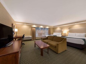 Voyageur Place Hotel | Newmarket