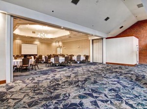 Holiday Inn Oakville Centre Ihg Hotel | Oakville