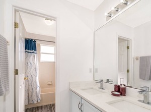Hideaway Villa | Crescent Lakes