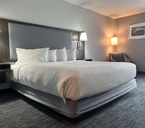 Comfort Suites Downtown Carlisle 