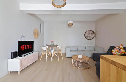 Quartier de la Roquette Apartment | 1 Bedroom Apartment - 6P - Le Marais With NetFlix