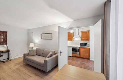 Marais Apartment | 1 Bedroom Apartment is Le Marais With Full Kitchen