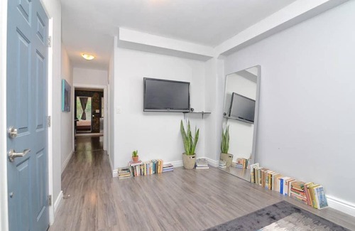 Leslieville Apartment | 1 Bedroom Loft Style Apartment in Leslieville