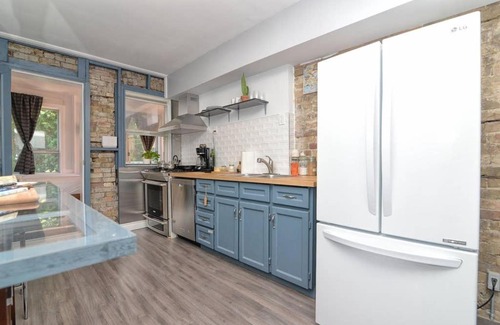 Leslieville Apartment | 1 Bedroom Loft Style Apartment in Leslieville
