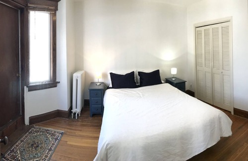 High Park North Apartment | 1 bedroom near High Park