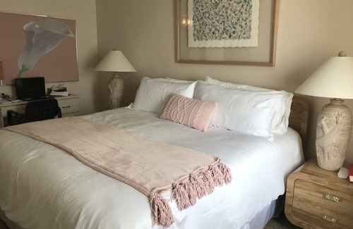 Central Naples Condo | 102 m² Condo ∙ 2 bedrooms ∙ 5 guests
