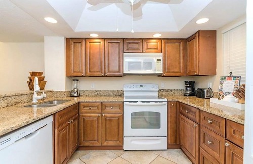 Central Naples Condo | 102 m² Condo ∙ 2 bedrooms ∙ 5 guests
