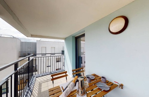 Choisy-le-Roi Resort | 102 m² Private room ∙ 1 bedroom ∙ 2 guests