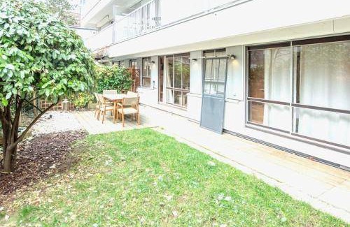 Republique–Point-du-Jour Apartment | 114 m² Apartment ∙ 2 bedrooms ∙ 6 guests