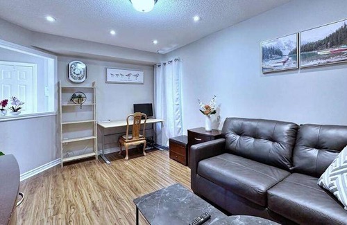 Barrie House | 111 m² House ∙ 3 bedrooms ∙ 5 guests