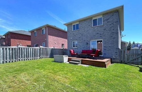 Barrie House | 111 m² House ∙ 3 bedrooms ∙ 5 guests