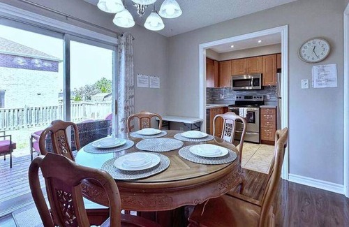 Barrie House | 111 m² House ∙ 3 bedrooms ∙ 5 guests