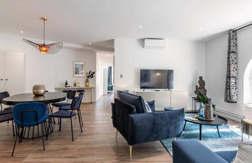Paris City Center Apartment | 117 m² Apartment ∙ 4 bedrooms ∙ 10 guests