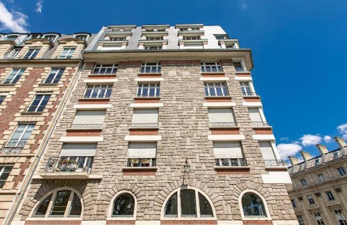 Paris City Center Apartment | 117 m² Apartment ∙ 4 bedrooms ∙ 10 guests