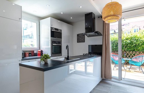 Serris House | 130 m² House ∙ 3 bedrooms ∙ 11 guests