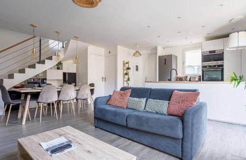 Serris House | 130 m² House ∙ 3 bedrooms ∙ 11 guests