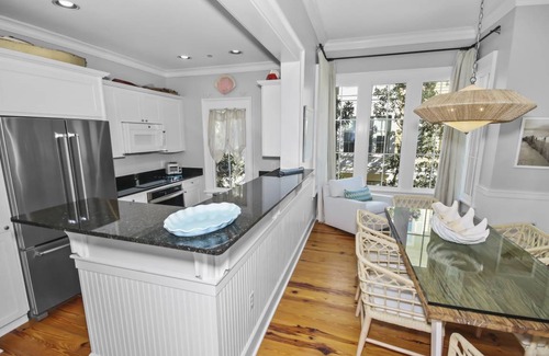 Beach District Condo | 140 m² Condo ∙ 2 bedrooms ∙ 5 guests