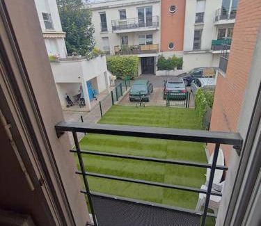 Aubervilliers House | 140 m² House ∙ 4 bedrooms ∙ 8 guests