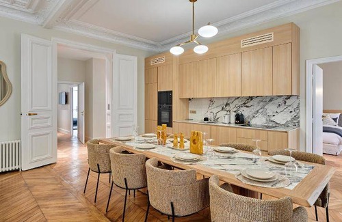 L'Europe Apartment | 147 m² Apartment ∙ 3 bedrooms ∙ 10 guests