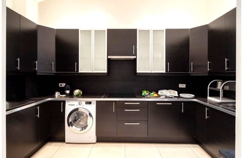 Champs-Elysees Apartment | 151 m² Apartment ∙ 4 bedrooms ∙ 9 guests