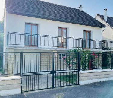 Chelles Villa | 160 m² Villa ∙ 4 bedrooms ∙ 8 guests