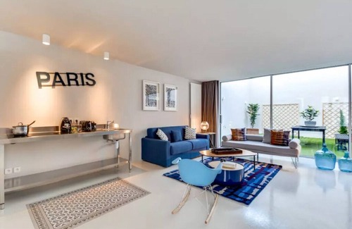 Plaisance Apartment | 160M2 QUAINT PARISIAN RETREAT WITH A PRIVATE TERRACE-SKYLIT HOME PORT D'ORLEANS